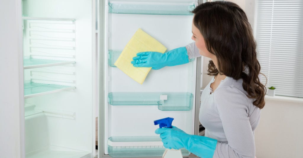 8 Top Tips: How to Clean A Refrigerator 1 8 Top Tips: How to Clean A Refrigerator 8 Top Tips: How to Clean A Refrigerator